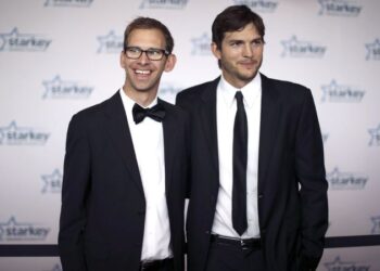 Ashton Kutcher and twin Michael talk health, guilt and rift between them | CNN