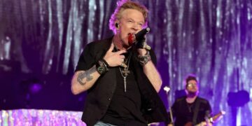 Axl Rose will stop tossing mic after a fan was reportedly injured | CNN