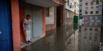 Collapse of Ukraine’s Nova Kakhovka dam an ‘ecological catastrophe’ | CNN