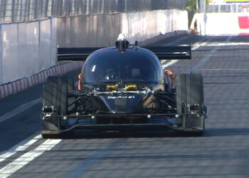 Driverless ‘Roborace’ car makes street track debut in Marrakech | CNN