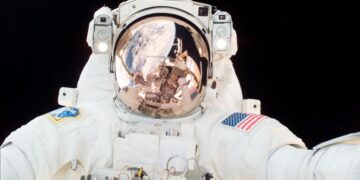 Going to space is a real pain in the back | CNN