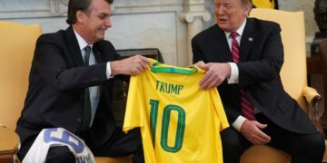 How a yellow jersey is dividing Brazil | CNN