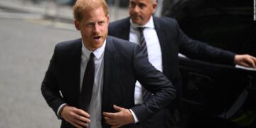 Live updates: Prince Harry testifies against British media in phone hacking trial