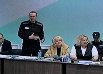 Russian opposition leader Navalny faces decades behind bars as new trial starts | CNN