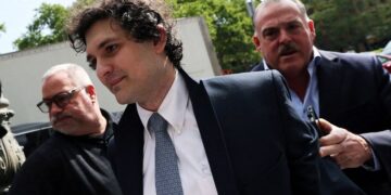 Sam Bankman-Fried’s trial to be split up as attorneys challenge some counts | CNN Business