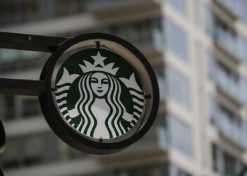 Starbucks says it fired her for an ‘absence of leadership.’ She says it was because of her race. A jury returned a .6 million verdict in her favor | CNN Business