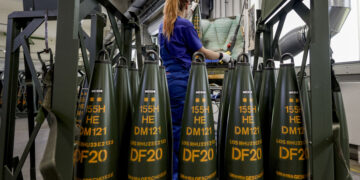 MEPs approve plans to provide more ammunition for Ukraine | News | European Parliament