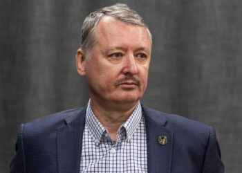 Pro-war Russian blogger who called Putin a ‘lowlife’ arrested in Moscow | CNN