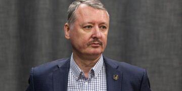 Pro-war Russian blogger who called Putin a ‘lowlife’ arrested in Moscow | CNN