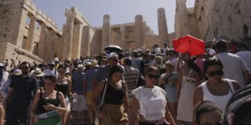 ‘This is just the beginning’: Extreme heat around the world as fires rage in southern Europe | CNN