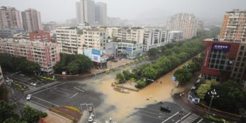 Typhoon Doksuri lashes China’s Fujian province after leaving 39 dead in the Philippines | CNN