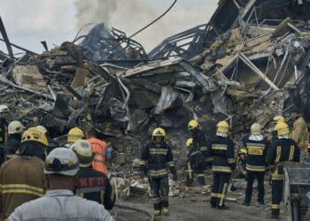 Ukrainian air defenses in Odesa outgunned as Russia targets global grain supply | CNN