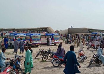 At least 30 killed, 67 injured after train derails in Pakistan | CNN