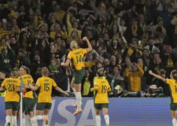 Australia reaches Women’s World Cup quarterfinals with win over Denmark as Sam Kerr makes tournament debut | CNN