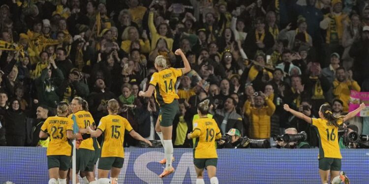 Australia reaches Women’s World Cup quarterfinals with win over Denmark as Sam Kerr makes tournament debut | CNN