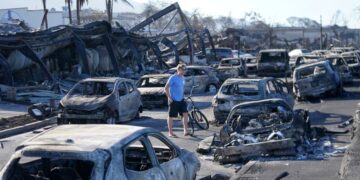 Firefighting crews make progress against Maui wildfires that killed at least 80 people, but flare-ups continue | CNN