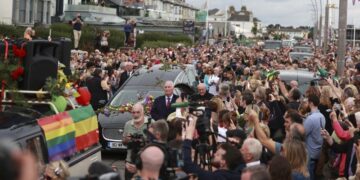 Hundreds gather to say goodbye to Sinéad O’Connor at funeral procession in Ireland | CNN