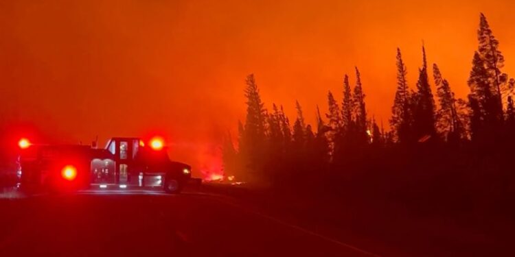 Hundreds of wildfires raging in Canada’s Northwest Territories prompt evacuations in what officials are calling a ‘crisis situation’ | CNN