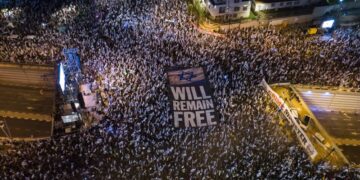 Israeli startups are moving jobs and money out of the country. Here’s why | CNN Business