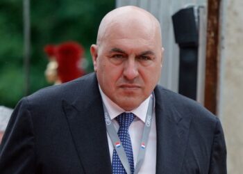 Italy minister says decision to join flagship Chinese scheme ‘wicked’ | CNN