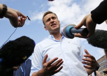 Kremlin critic Alexey Navalny slams Russia’s ‘corrupt’ elite for bringing Putin to power | CNN