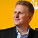 Michael Rapaport reveals what Jennifer Aniston and Brad Pitt offered guests at their wedding | CNN