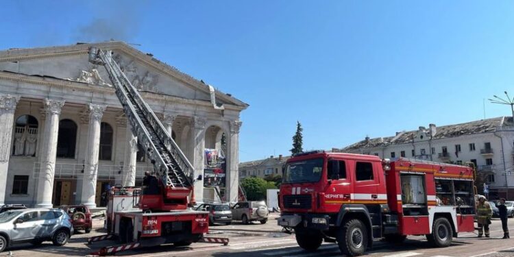 Seven dead including six-year-old girl as Russian missile hits center of Ukraine’s Chernihiv city | CNN