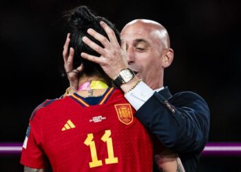 The unwanted kiss that exposed the endurance of Spain’s macho culture | CNN