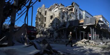 Twin Russian strikes on Ukrainian city kill civilians, then hit rescuers, official says | CNN