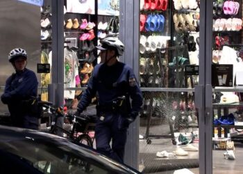 All liquor stores closed in Philadelphia after multiple stores were looted overnight | CNN