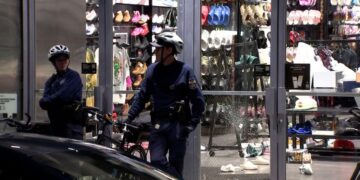 All liquor stores closed in Philadelphia after multiple stores were looted overnight | CNN