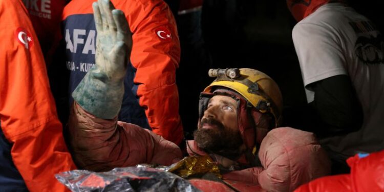 ‘Amazing to be above ground’: American rescued from cave in Turkey after being trapped for days | CNN ‘Amazing to be above ground’: American rescued from cave in Turkey after being trapped for days | CNN