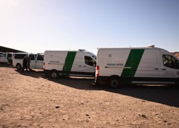 Border authorities separated some migrant families amid overcrowding in facilities, report says | CNN Politics