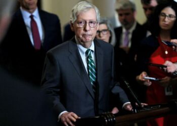 Capitol Hill doctor: McConnell did not have a stroke or seizure when freezing before cameras | CNN Politics