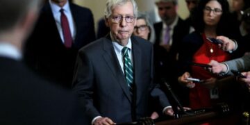 Capitol Hill doctor: McConnell did not have a stroke or seizure when freezing before cameras | CNN Politics