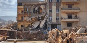 Clinging to hope in Derna, as grief turns to anger | CNN