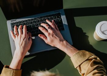 Contract negotiations: UAW strike puts the four-day workweek back in focus | CNN Business