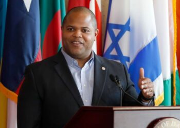 Dallas mayor switches parties to join GOP | CNN Politics