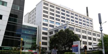 ‘Dinner plate sized’ device found inside woman’s abdomen 18 months after cesarean birth | CNN