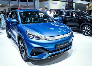 Europe probes China’s electric car subsidies as imports soar | CNN Business