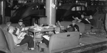 How an auto workers strike 87 years ago transformed America | CNN Business