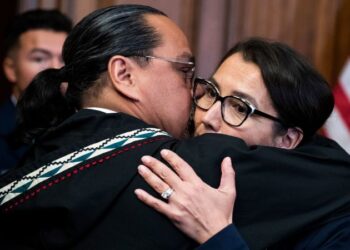 Husband of Alaska Rep. Mary Peltola dies in plane crash | CNN Politics