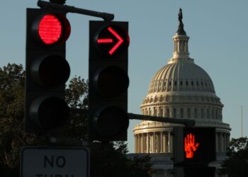 Live updates: Government shutdown nears as Congress continues negotiations