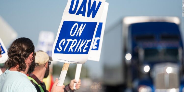 Live updates: United Auto Workers, UAW, go on strike against GM, Ford and Stellantis