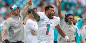 Miami Dolphins score 70 points and take a knee rather than take a shot at NFL scoring mark | CNN