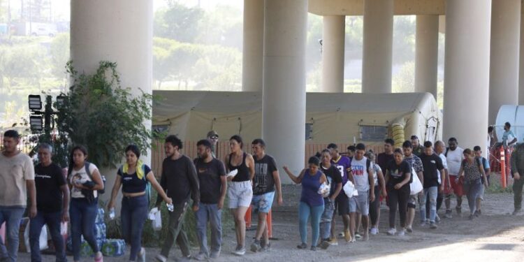 More military personnel head to the US-Mexico border as officials describe an increase in migrant crossings | CNN