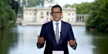 Never ‘insult Poles again,’ Poland’s prime minister tells Ukraine’s Zelensky | CNN