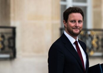 ‘No one is safe’: France vows action as bedbugs sweep Paris | CNN