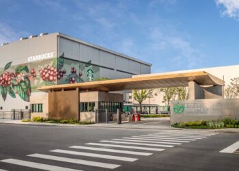 Starbucks bets on China with 0 million roasting and distribution center | CNN Business