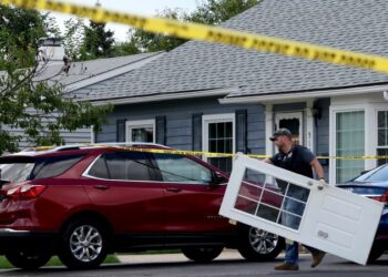 Suspect in Illinois killings and passenger dead after fiery crash following police chase in Oklahoma, authorities say | CNN